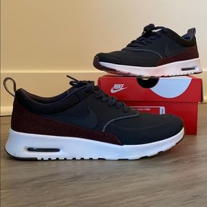 Women’s Nike air max thea sneakers with box